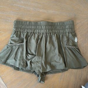 NWOT Free People Get Your Flirt On Shorts Army Green Color - Size Large